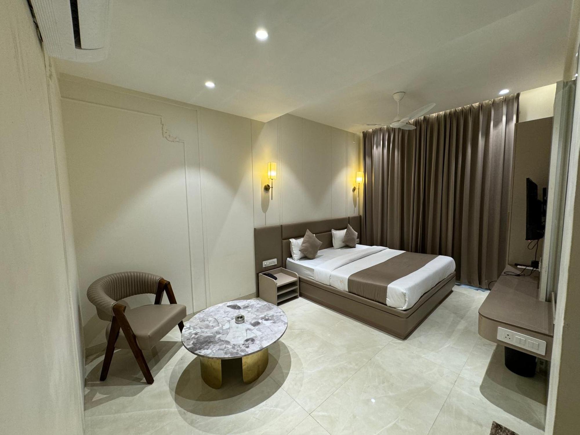 Hotel Fortune Inn Бхопал Экстерьер фото