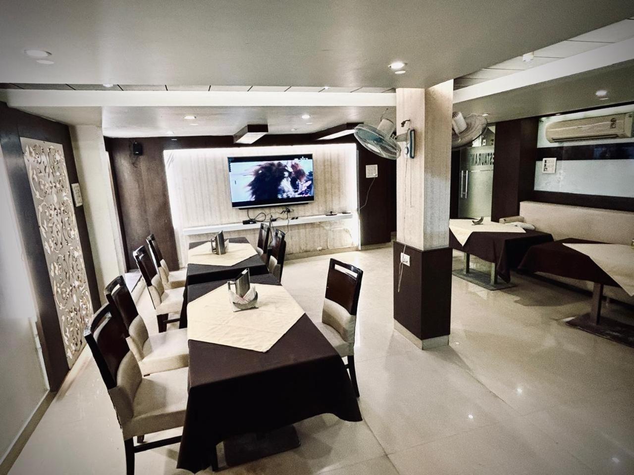 Hotel Fortune Inn Бхопал Экстерьер фото